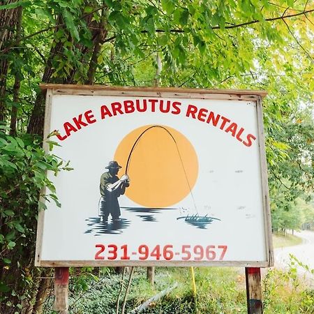 Arbutus Lake 3 Bedroom Cottage Traverse City Esterno foto