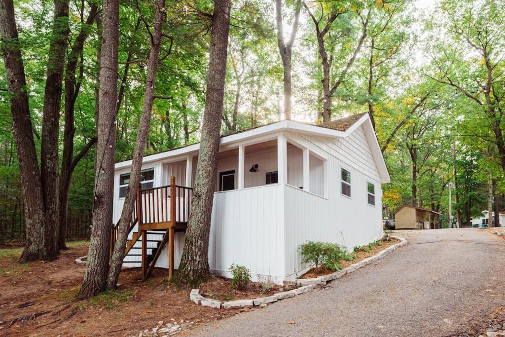 Arbutus Lake 3 Bedroom Cottage Traverse City Esterno foto