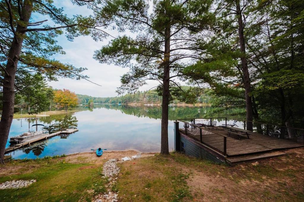 Arbutus Lake 3 Bedroom Cottage Traverse City Esterno foto