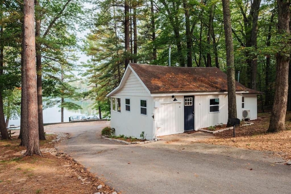 Arbutus Lake 3 Bedroom Cottage Traverse City Esterno foto